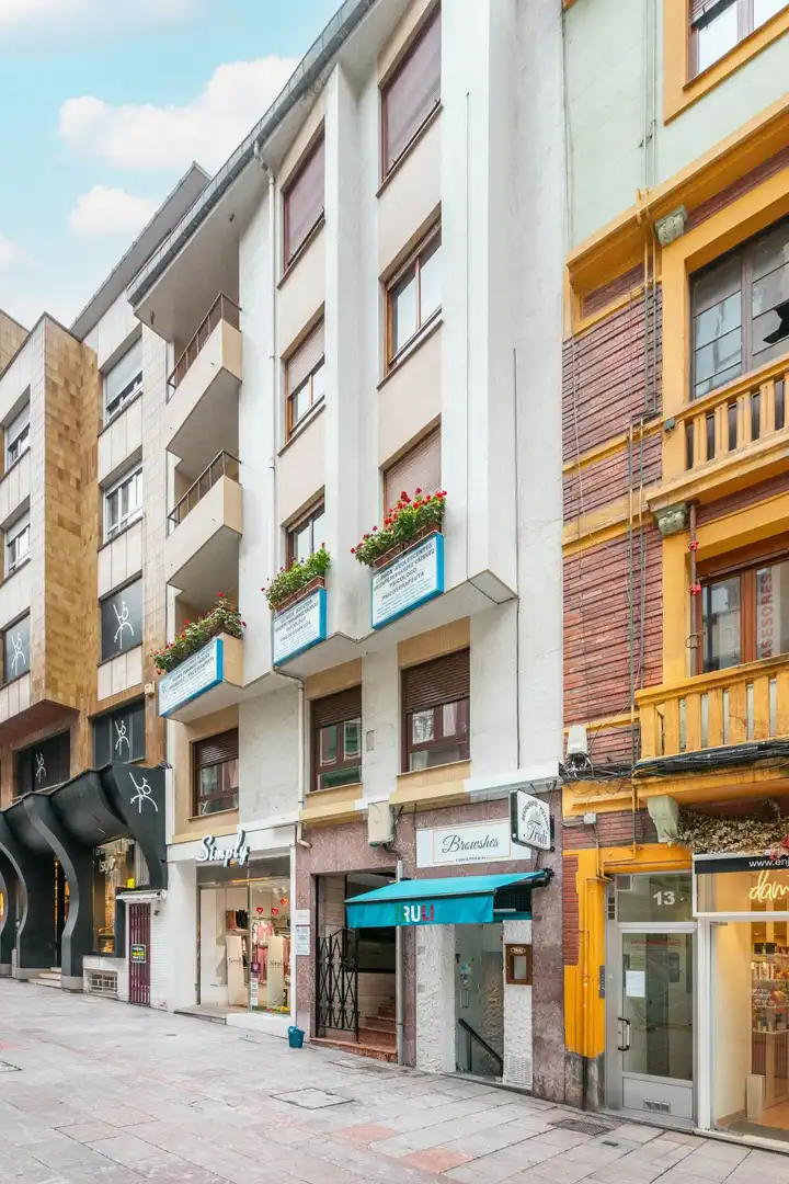 Exterior view of Commercial properties for sale in Oviedo   with Air Conditioner