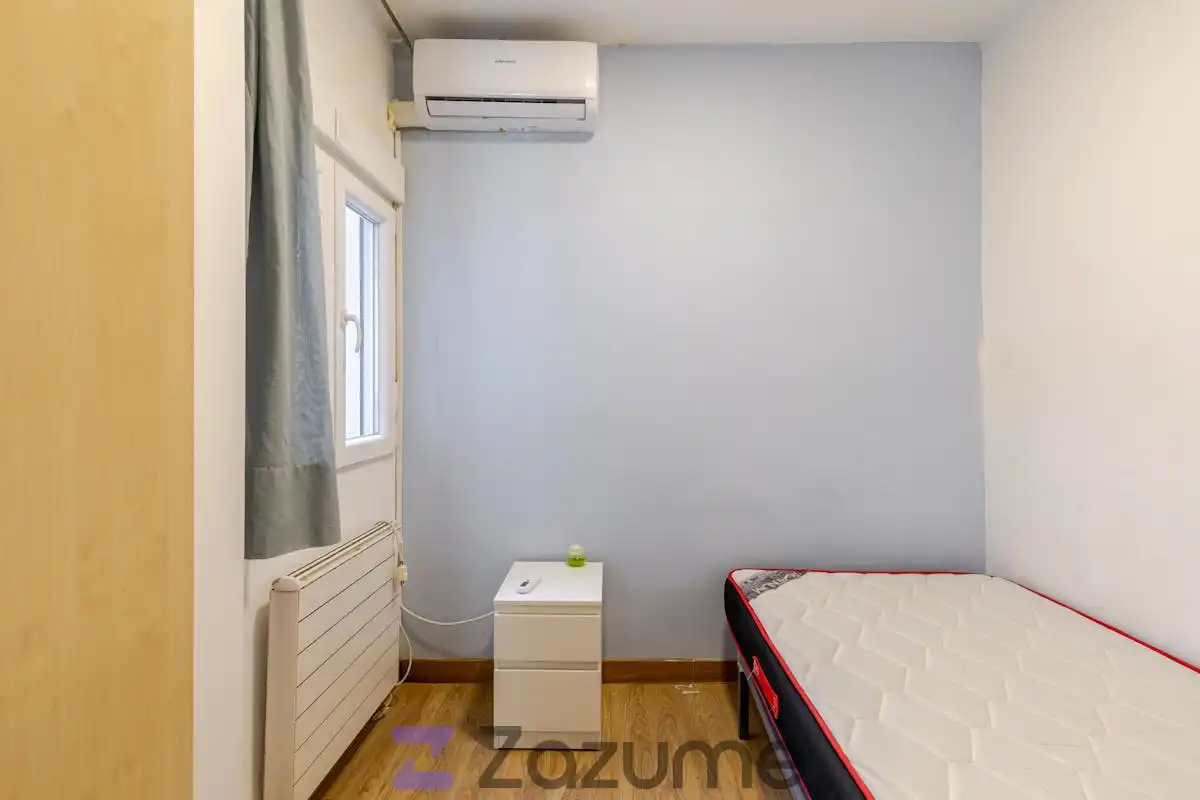 Bedroom of Flat for rent in Madrid  with Air Conditioner, Parquet flooring and Terrace