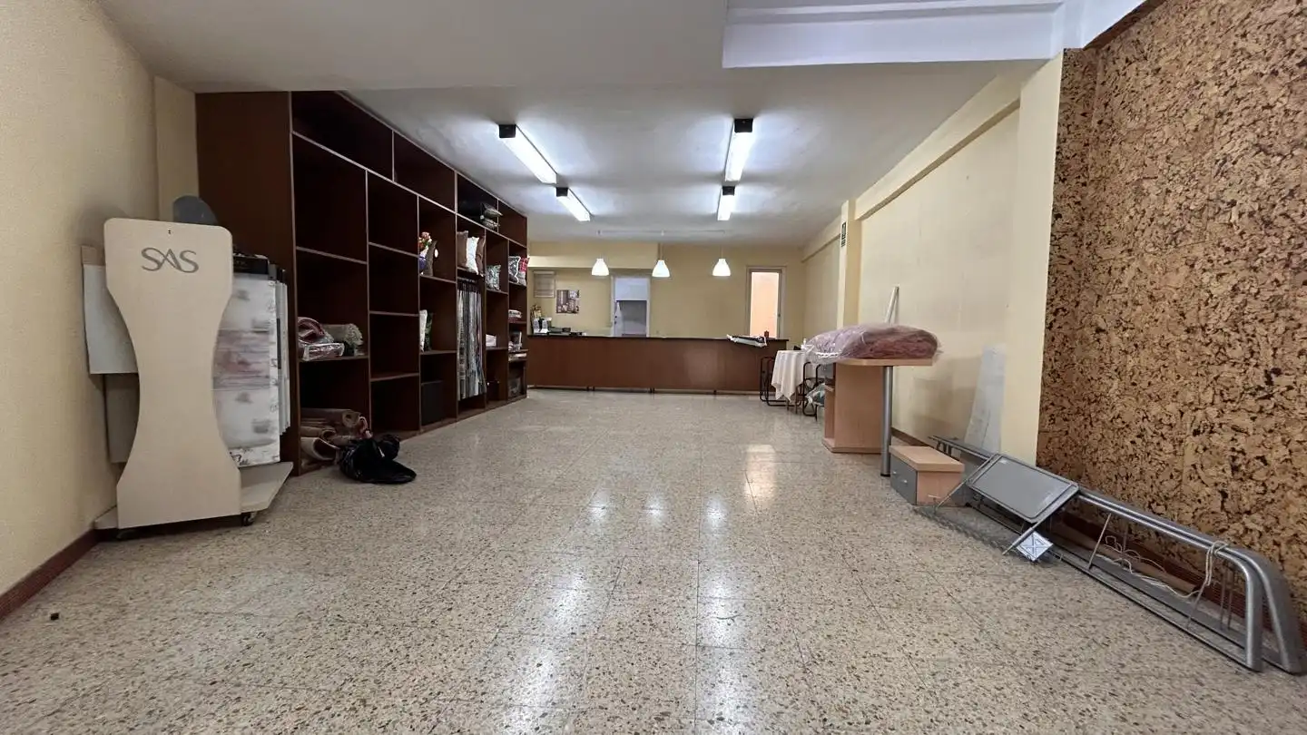 Local comercial en venda a De Francesc Sáez