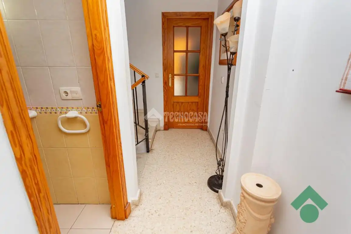 Casa adosada en venta en Algeciras con Calefacción y Amueblado