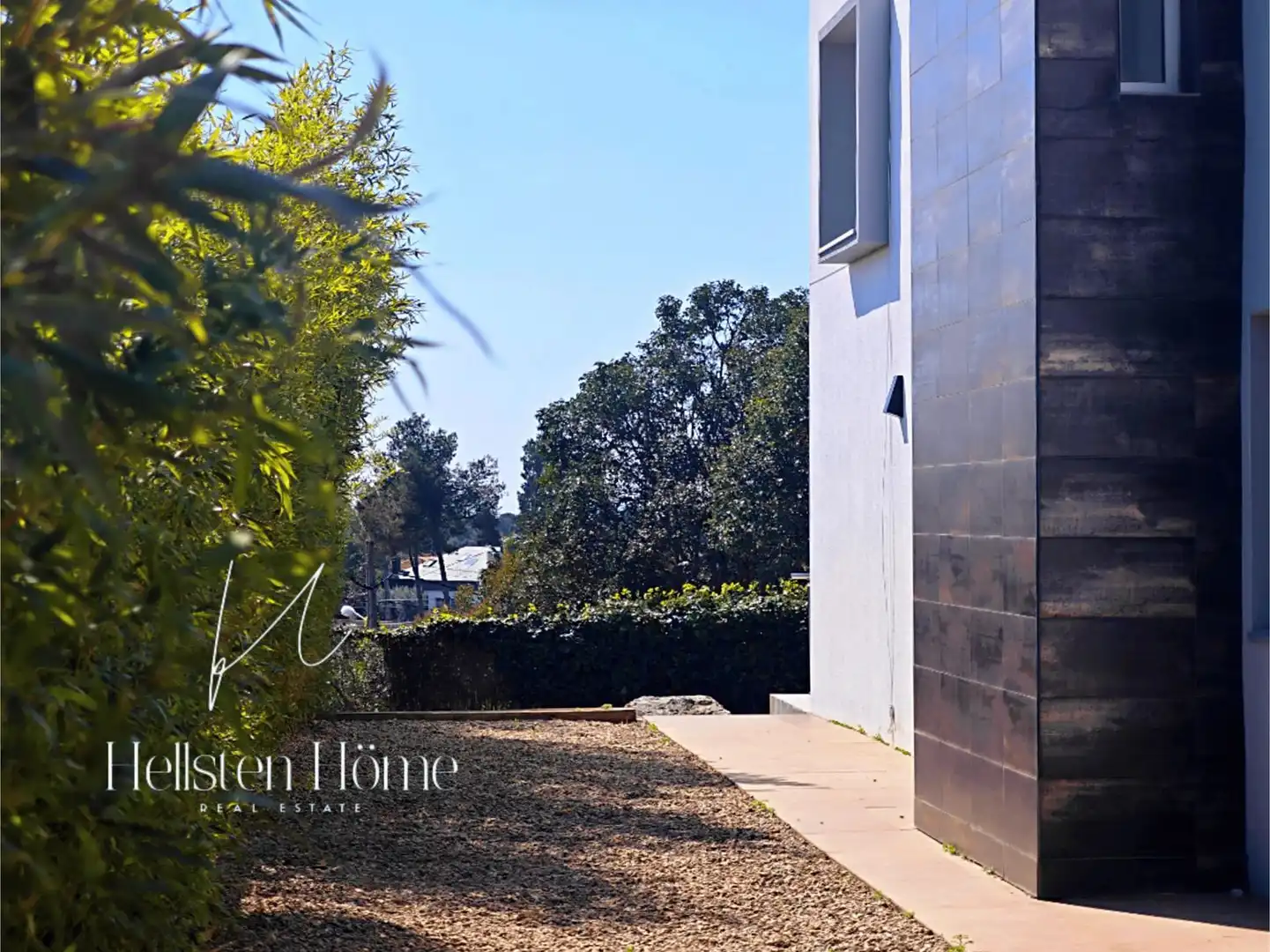 Vista exterior de Casa o xalet en venda en Corbera de Llobregat amb Jardí privat, Terrassa i Traster