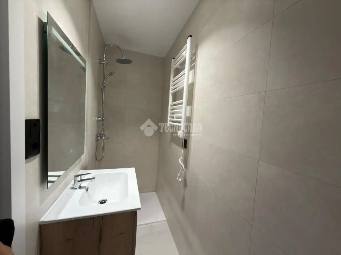 Studio for sale in Calle Alonso Castrillo, imagen 9
