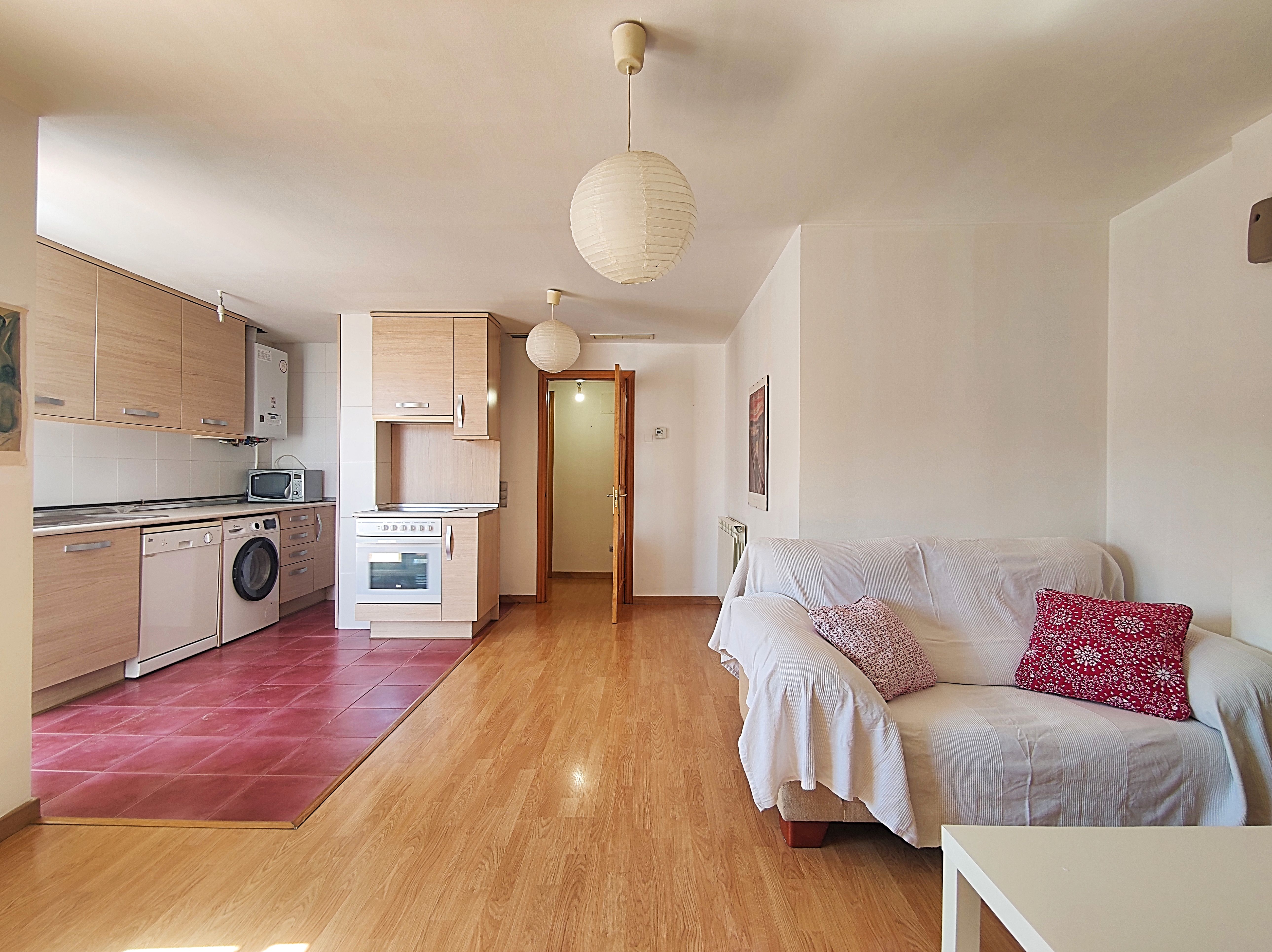 Sala d'estar de Àtic en venda en Caspe amb Calefacció, Parquet i Terrassa