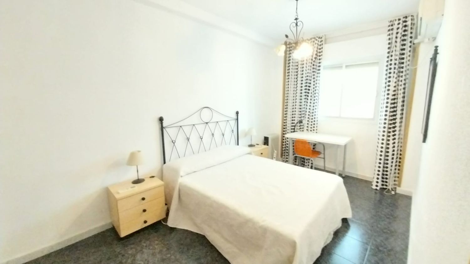 Bedroom of Flat to rent in  Jaén Capital  with Air Conditioner, Terrace and Furnished