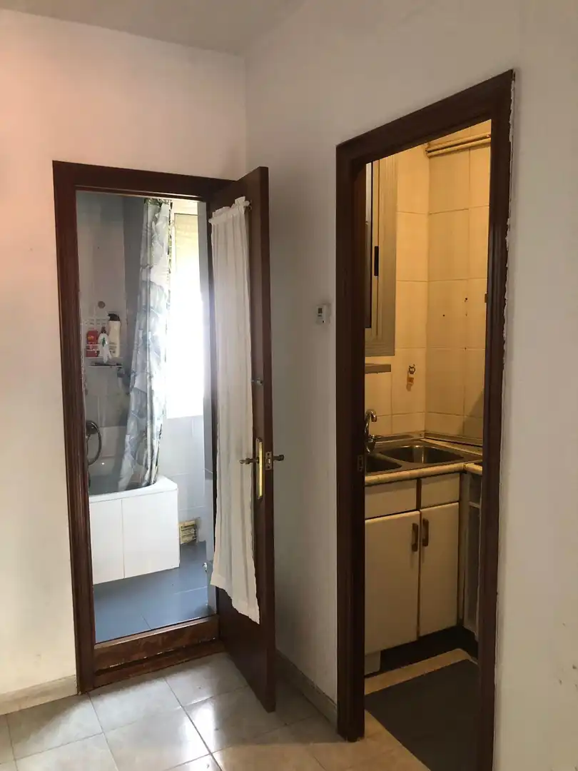 Bany de Pis en venda en L'Hospitalet de Llobregat amb Balcó