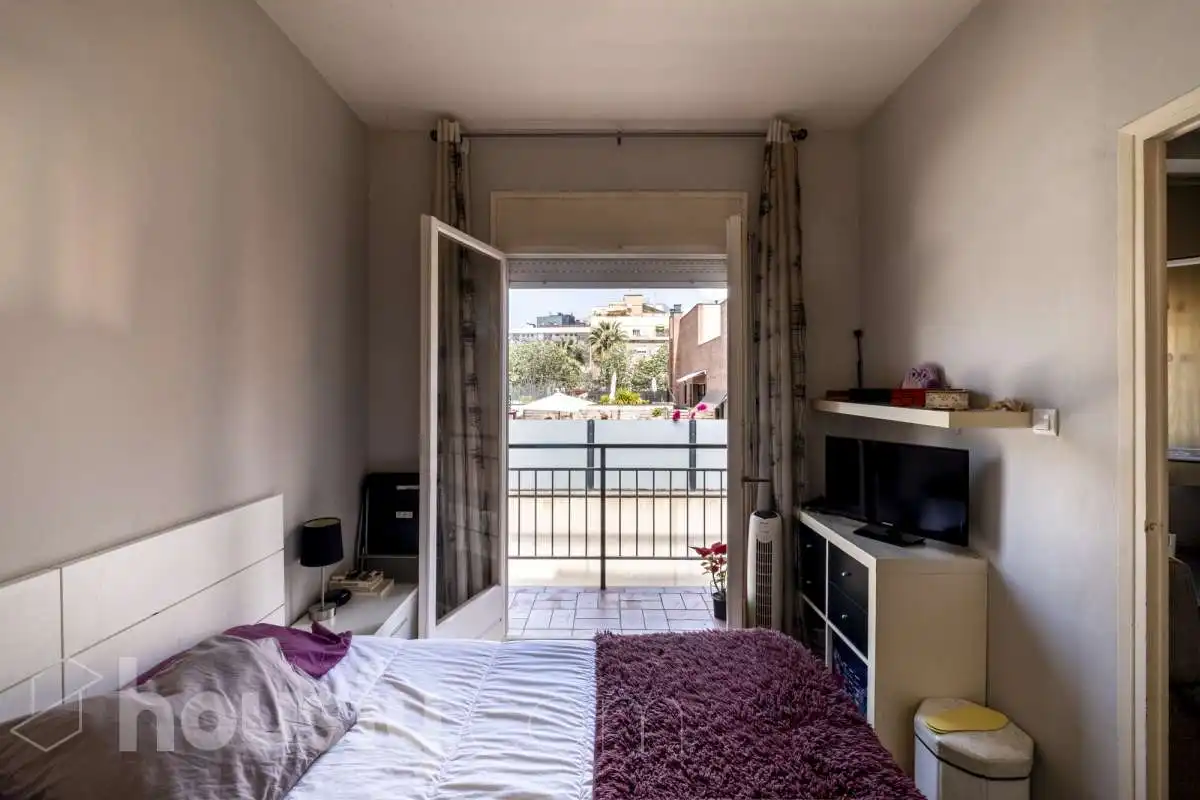 Habitación de Piso en venta en Barcelona con Balcón