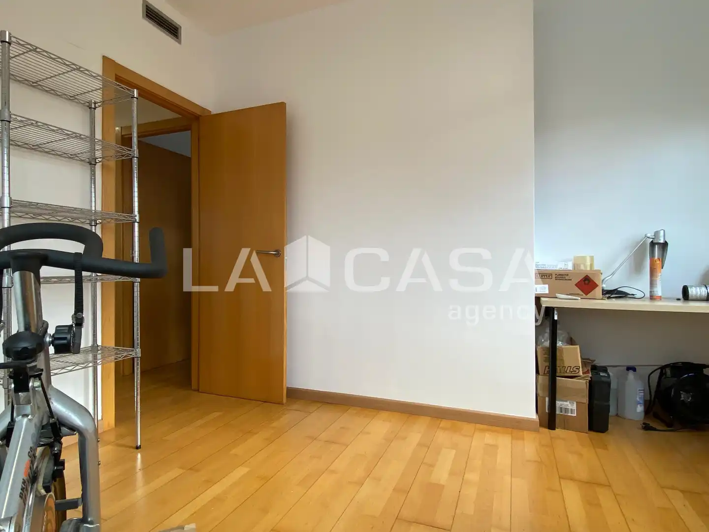 Ático en venta en Santa Coloma de Gramenet con Calefacción, Terraza y Trastero