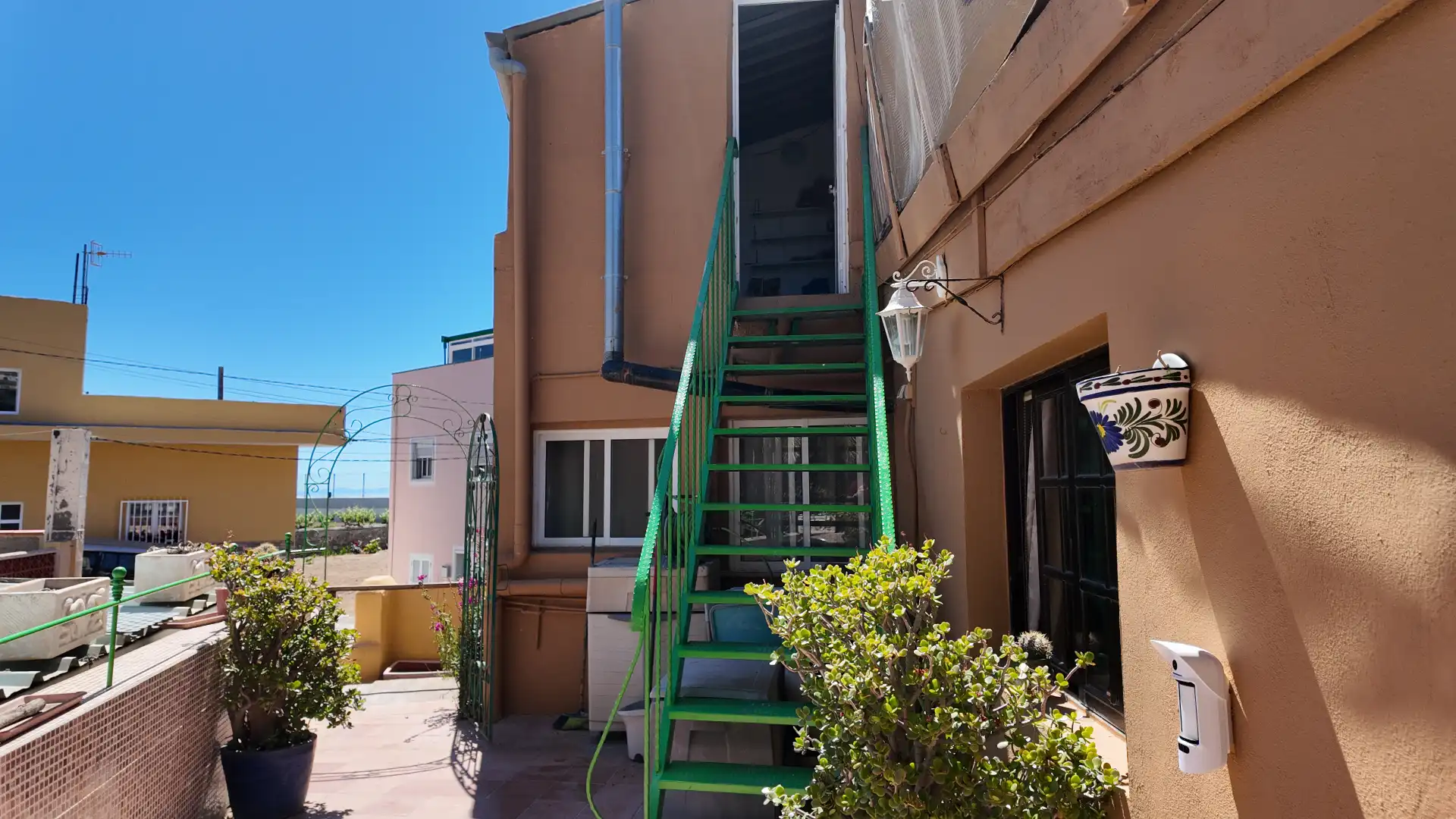 Vista exterior de Casa o chalet en venta en Granadilla de Abona con Jardín privado, Terraza y Trastero