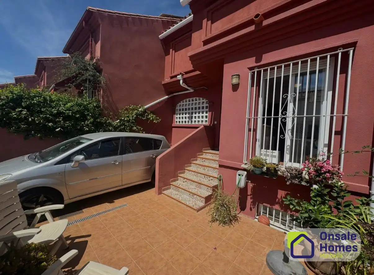 Garden of Detached homes for sale in Fuengirola  with Air Conditioner, Terrace and Balcony