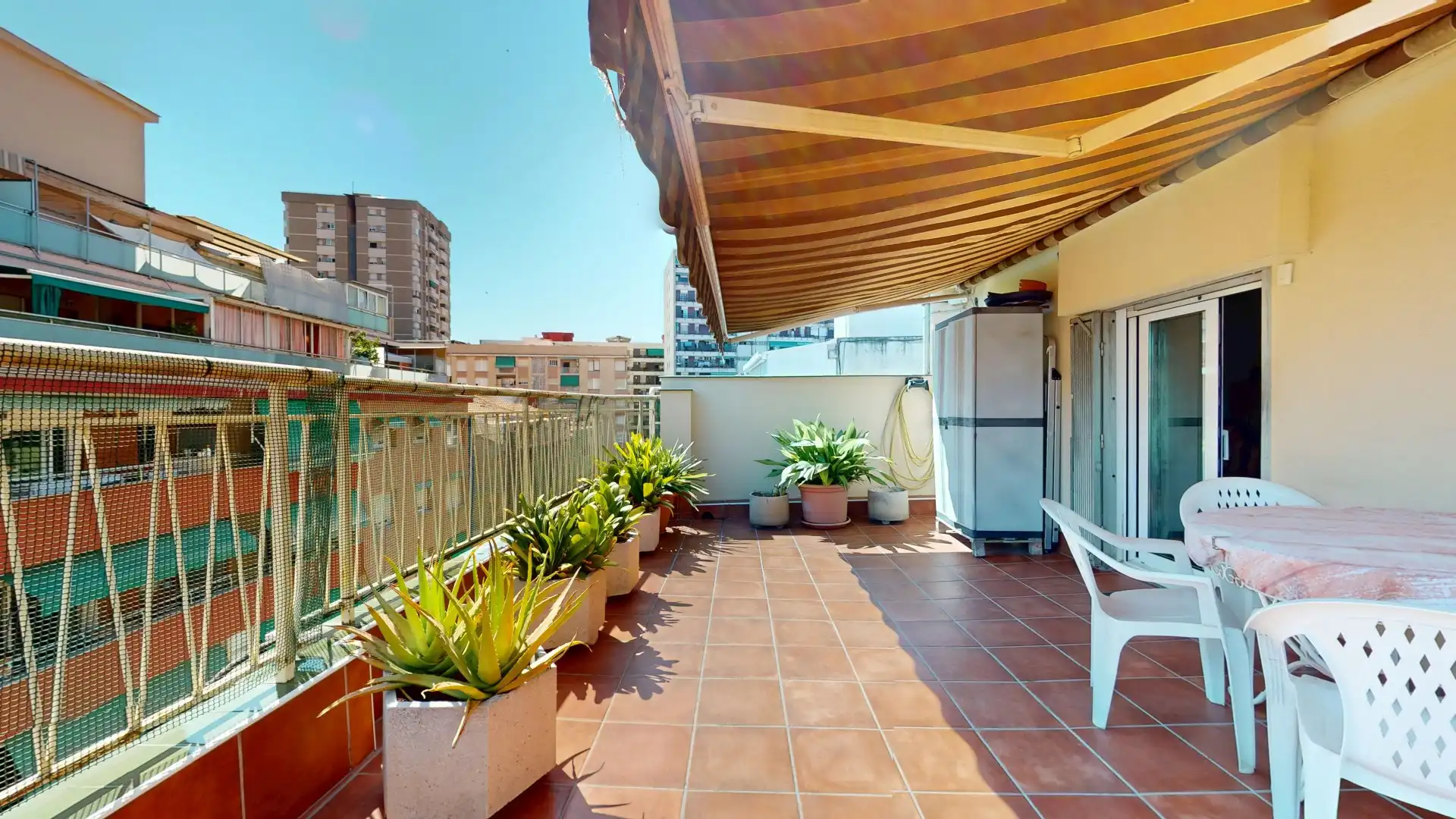 Terrassa de Àtic en venda en L'Hospitalet de Llobregat amb Aire condicionat, Terrassa i Traster