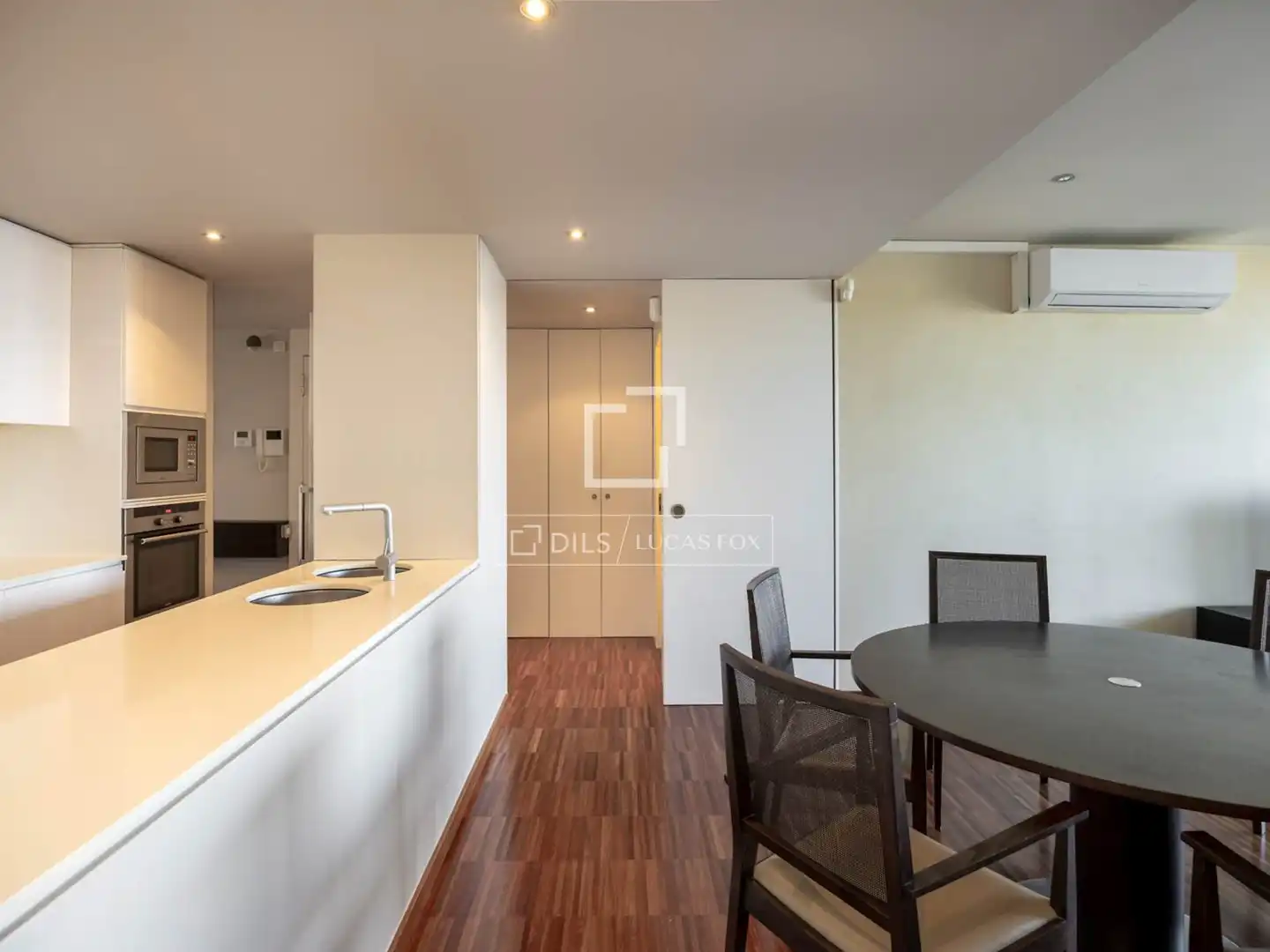 Kitchen of Attic for sale in Barcelona  with Air Conditioner, Parquet flooring and Terrace