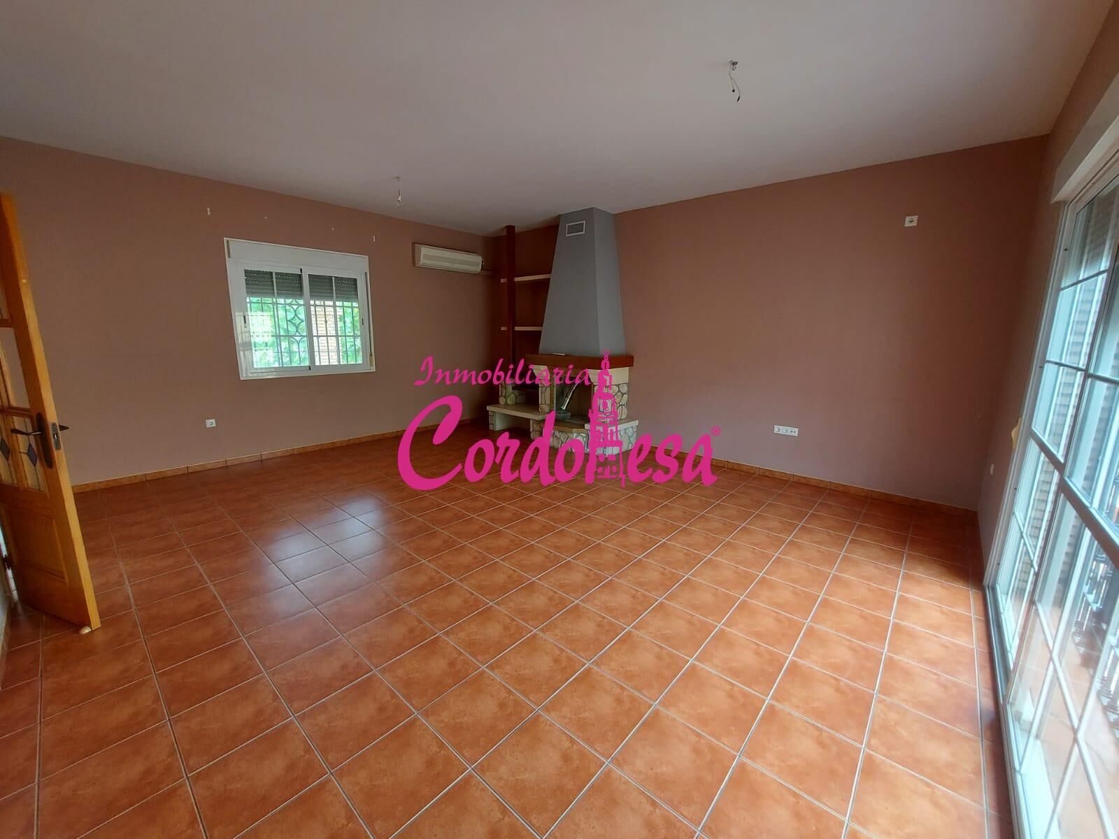Sala d'estar de Finca rústica en venda en  Córdoba Capital amb Aire condicionat, Calefacció i Traster
