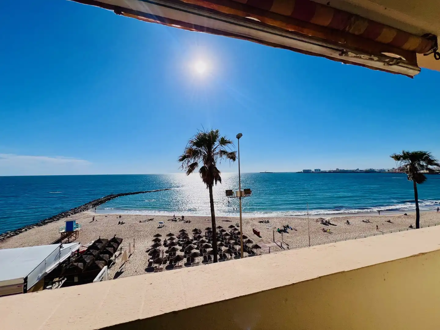 Vista exterior de Piso en venta en Cádiz con Terraza y Amueblado