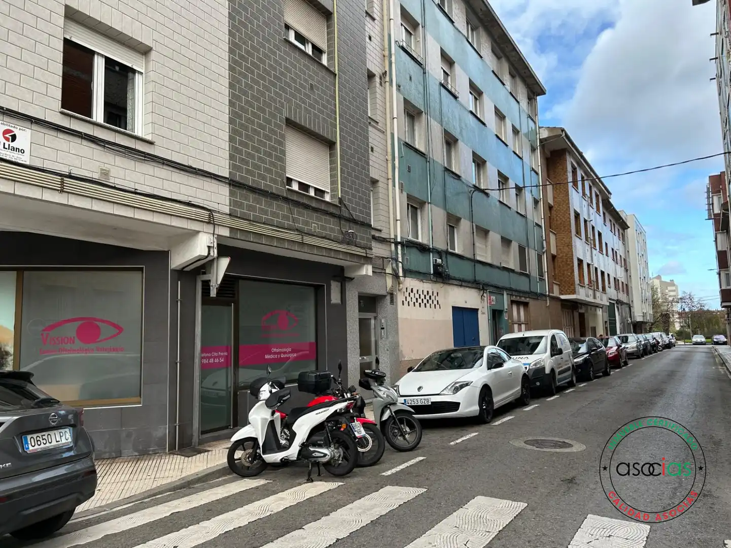 Vista exterior de Local en venta en Gijón 