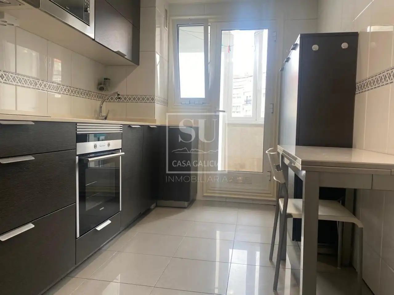 Kitchen of Flat for rent in Vigo   with Heating and Parquet flooring