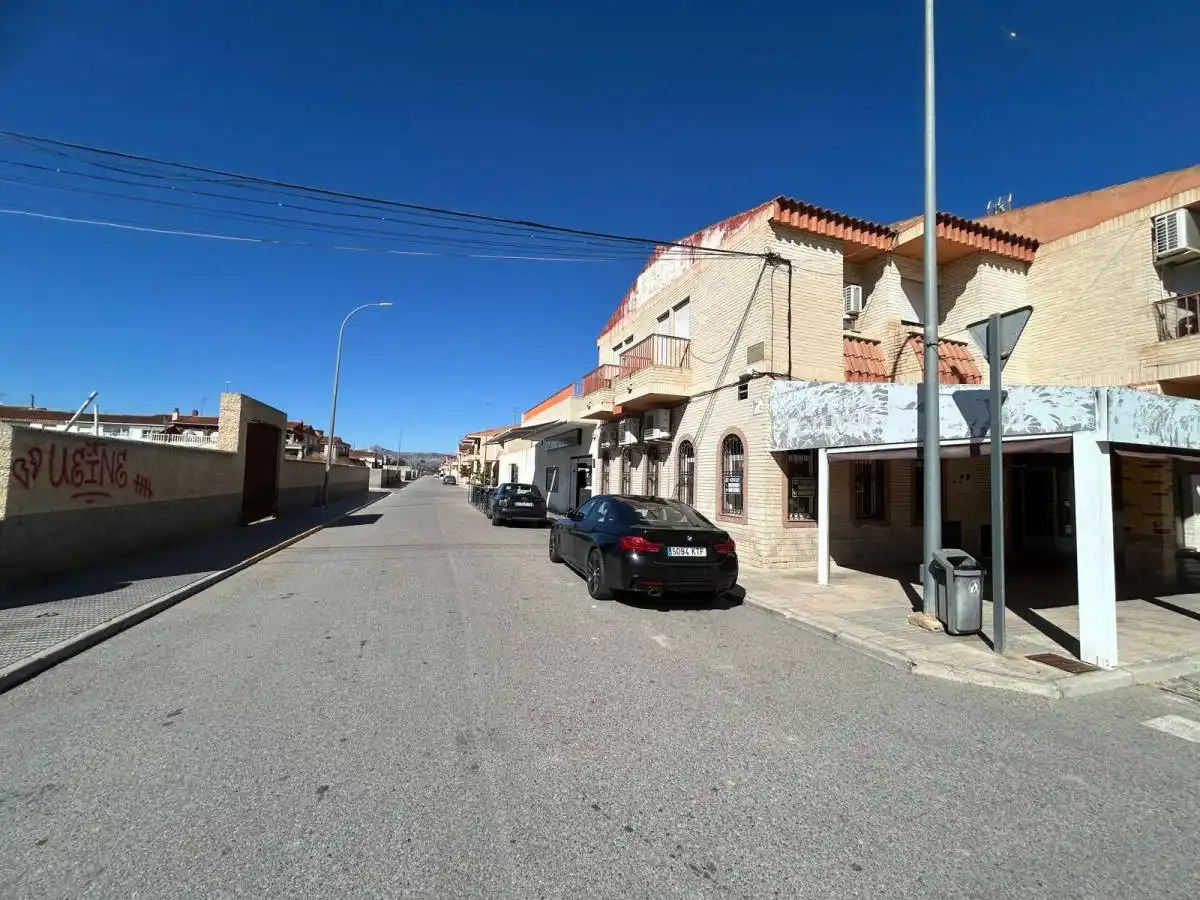 Vista exterior de Local en venda en San Isidro amb Calefacció i Terrassa