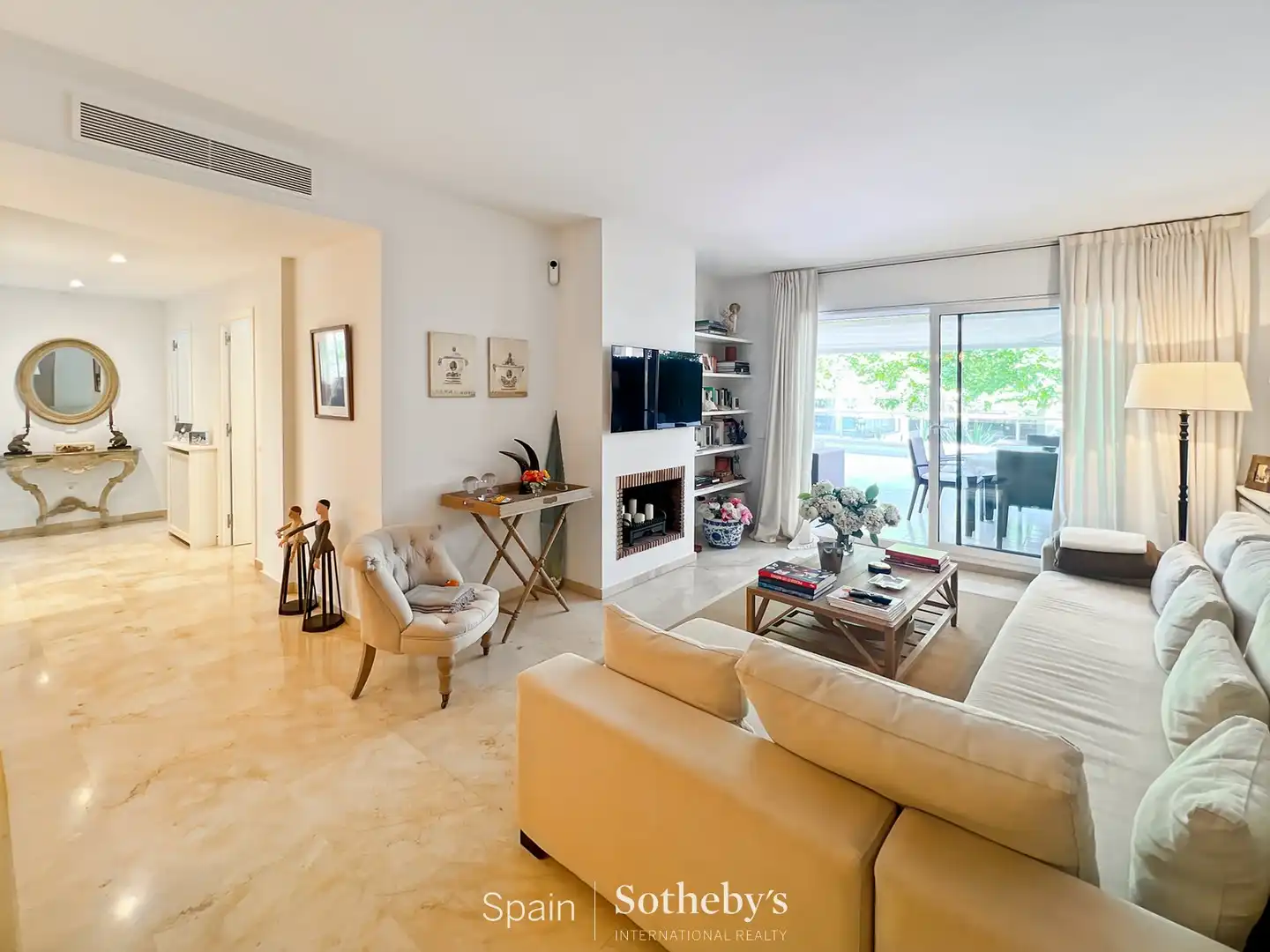 Sala d'estar de Apartament en venda en Sitges amb Aire condicionat, Calefacció i Terrassa