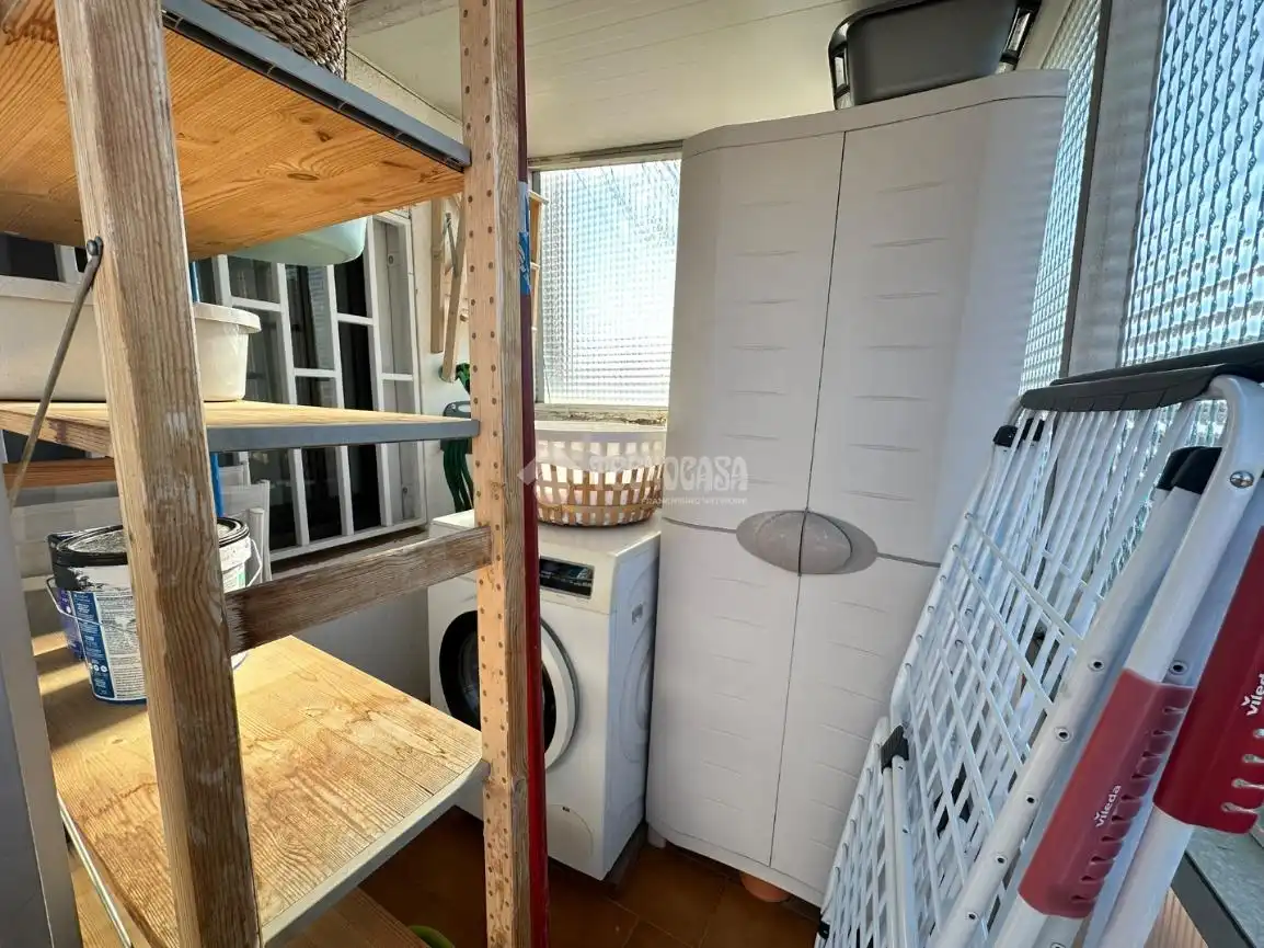 Piso en venta en L'Hospitalet de Llobregat con Aire acondicionado, Terraza y Amueblado