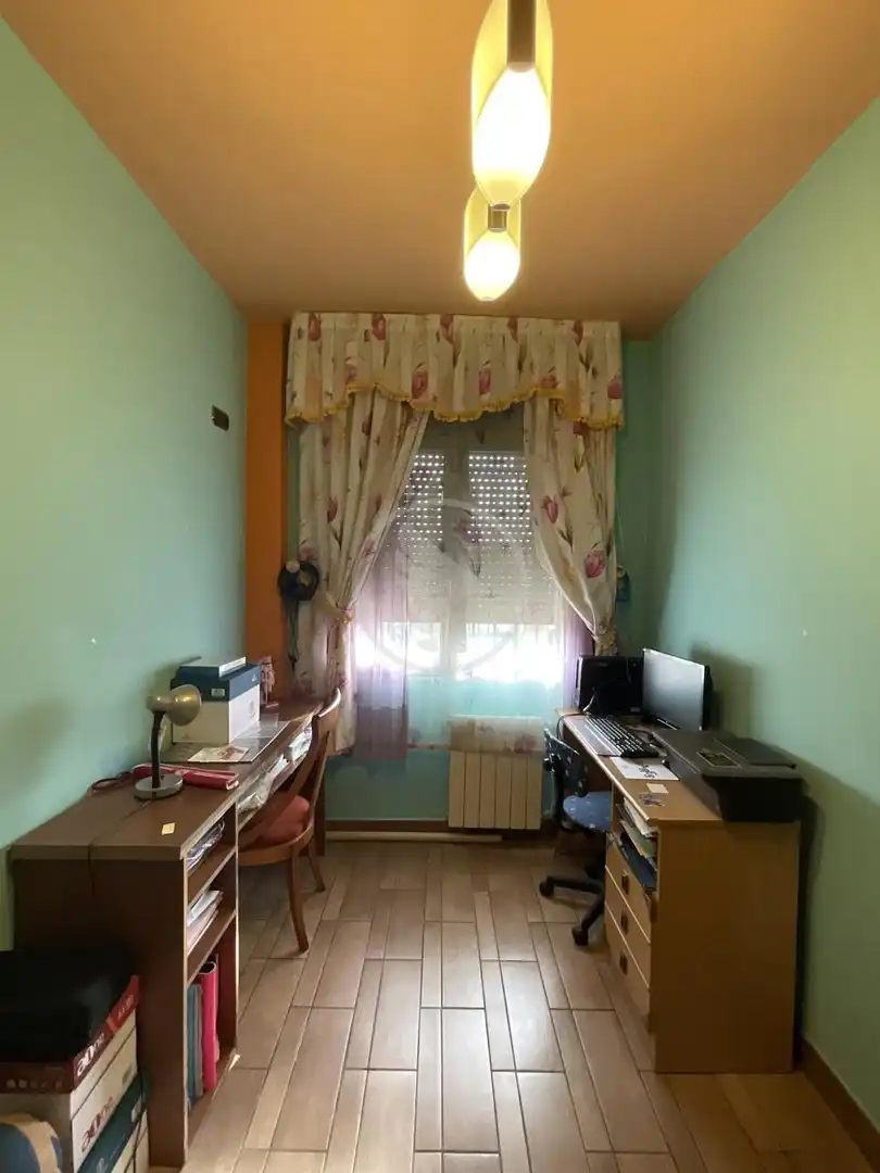 Dormitori de Casa o xalet en venda en Linares amb Aire condicionat