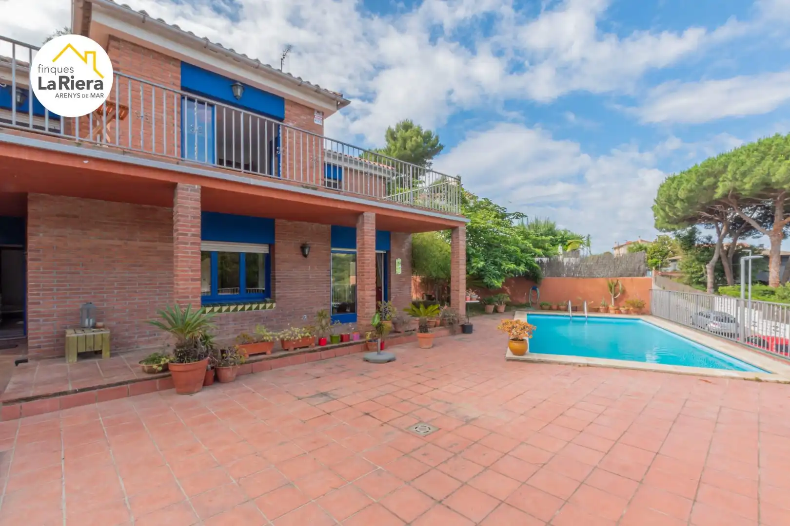 Außenansicht von Haus oder Chalet zum Verkauf in Arenys de Munt mit Heizung, Privatgarten und Schwimmbad