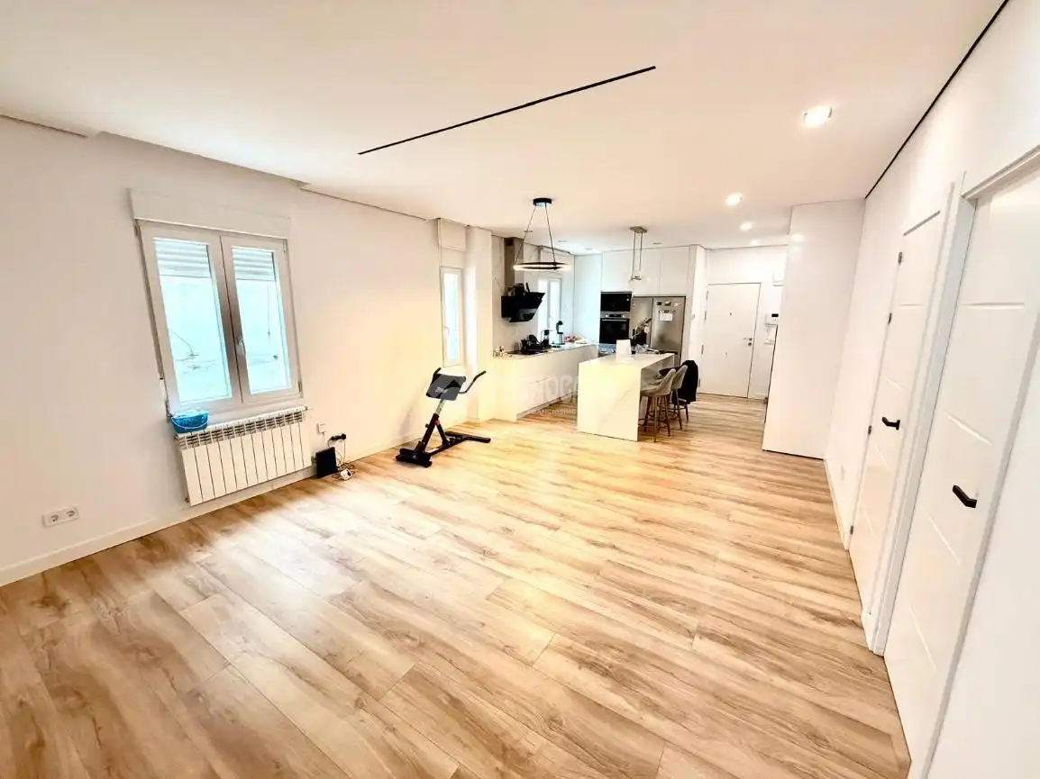 Piso con ascensor en venta en C. Eulalio Ferrer, imagen 3