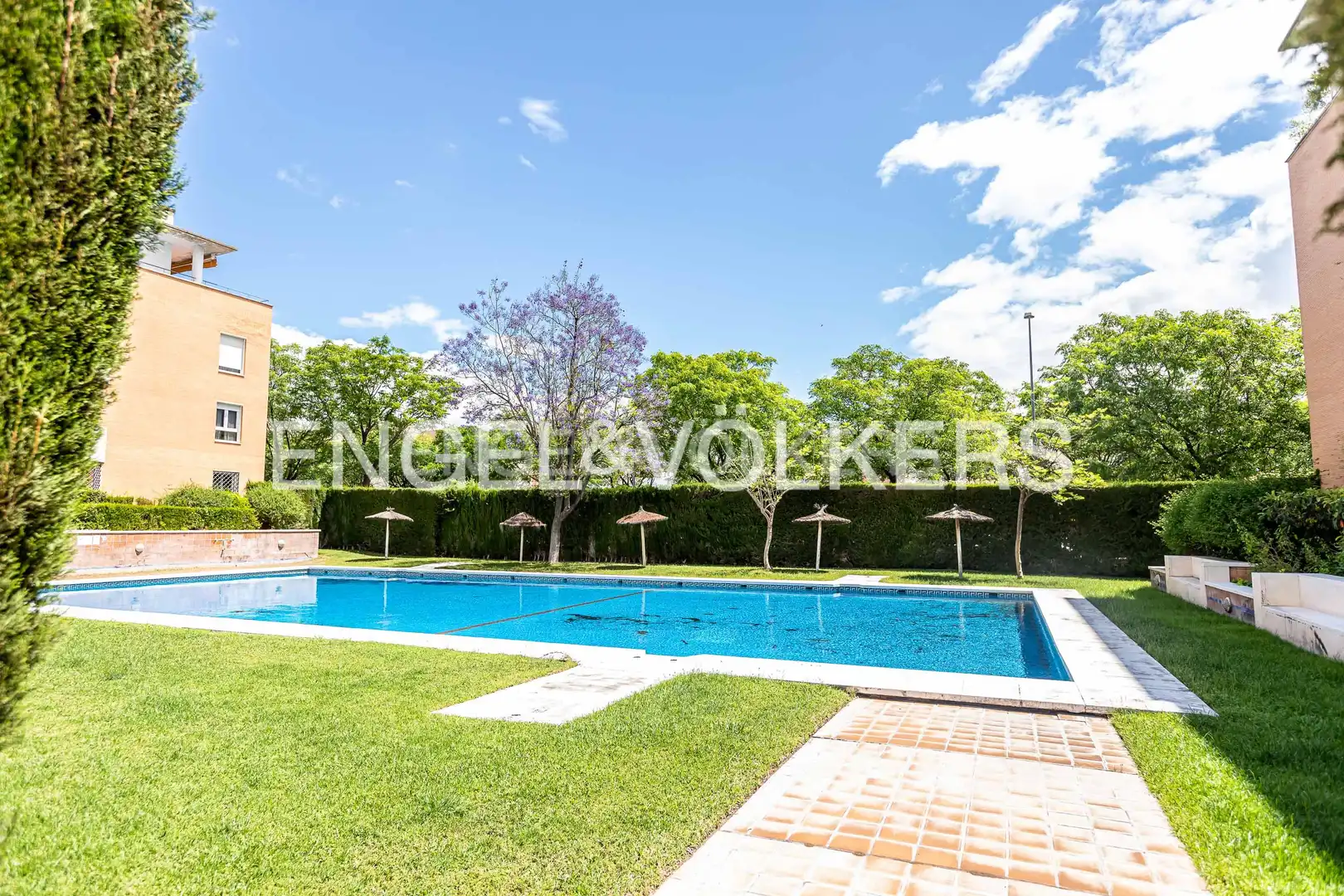 Piscina de Piso de alquiler en Sevilla con Aire acondicionado, Calefacción y Trastero
