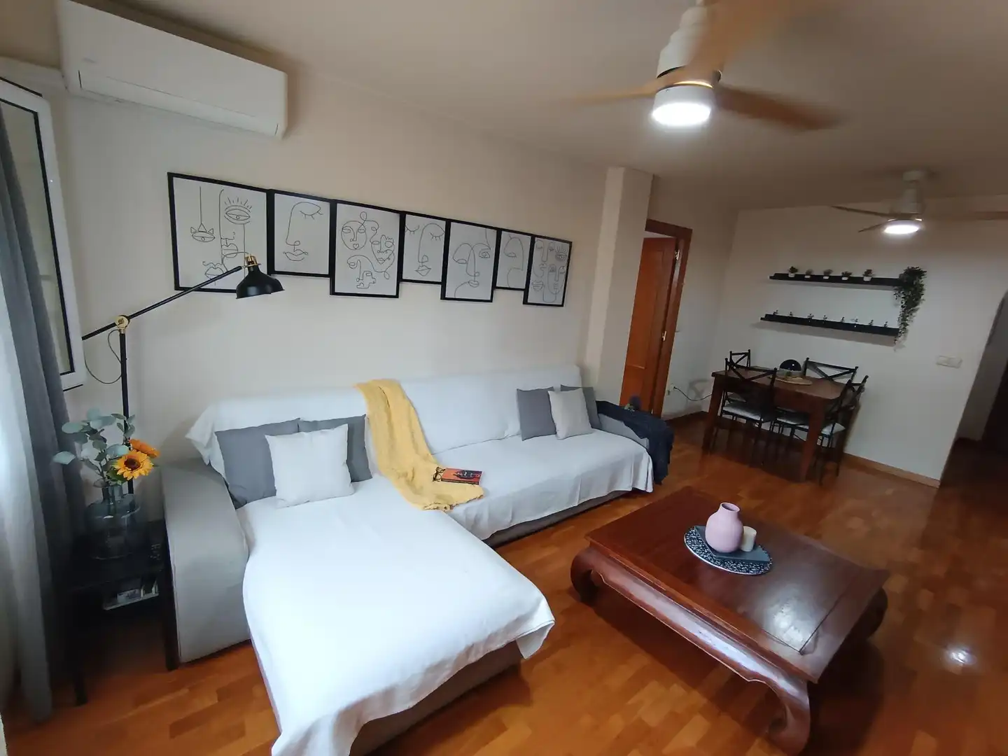 Sala de estar de Piso en venta en Murcia con Aire acondicionado, Parquet y Amueblado