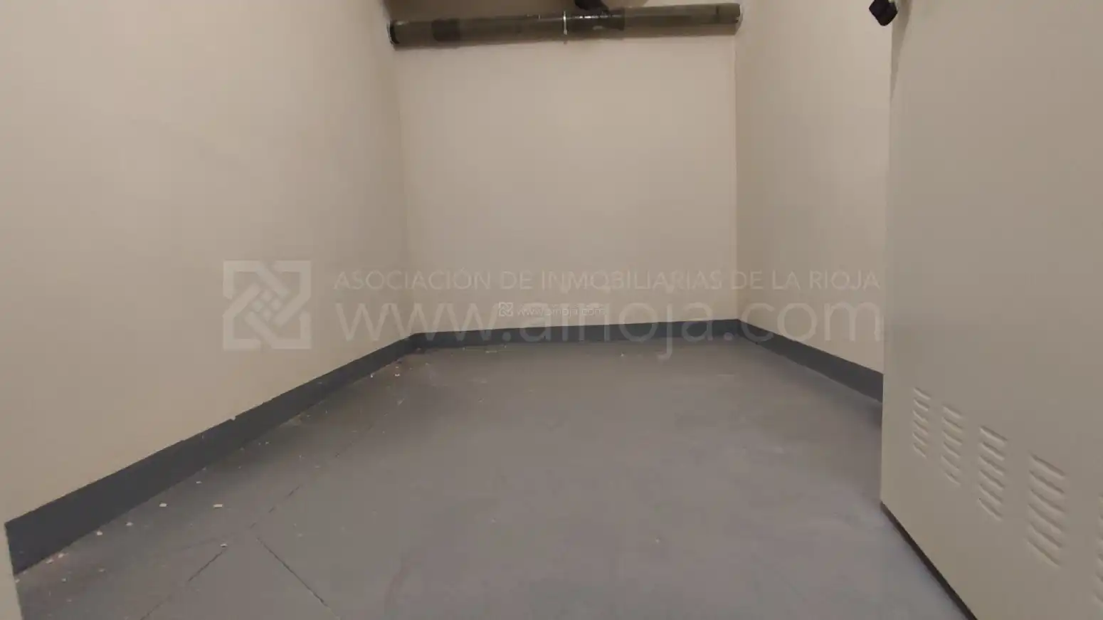 Flat for sale in  Logroño  with Air Conditioner, Heating and Private garden