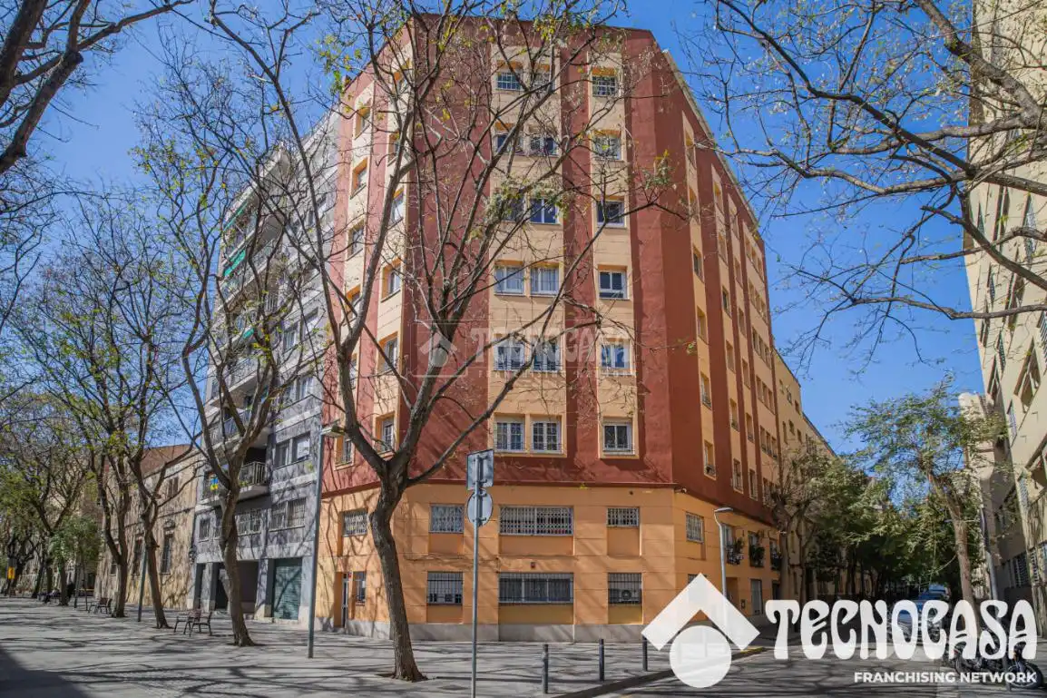 Vista exterior de Pis en venda en Barcelona amb Aire condicionat