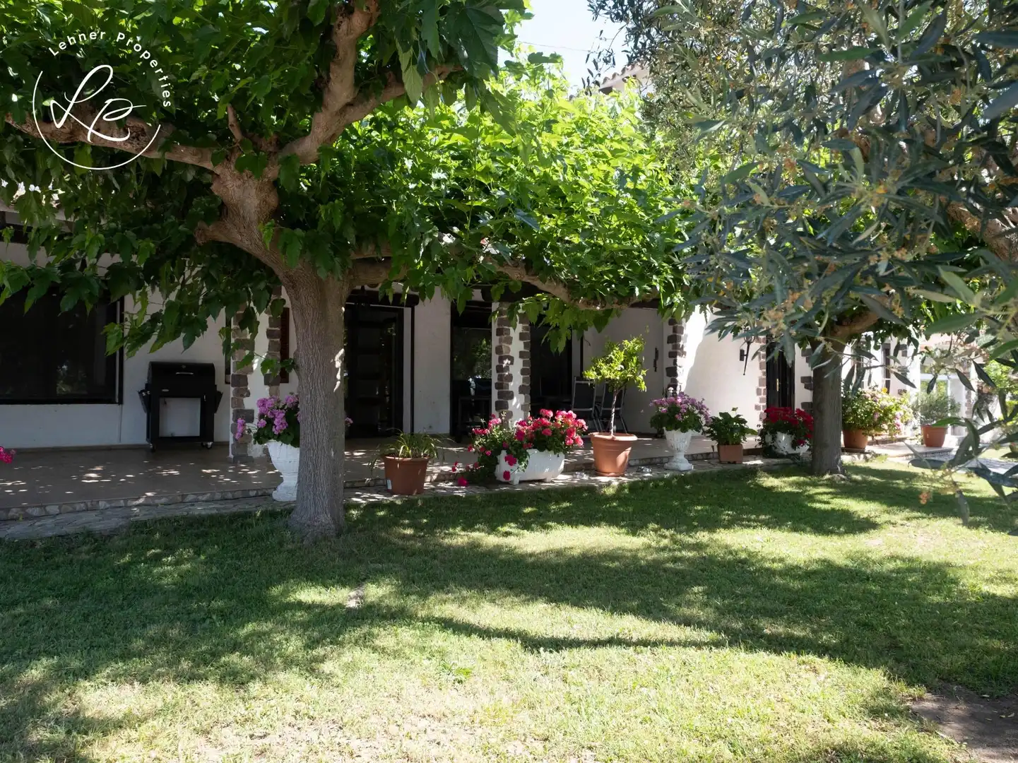 Jardí de Casa o xalet en venda en Pedret i Marzà amb Aire condicionat, Calefacció i Jardí privat