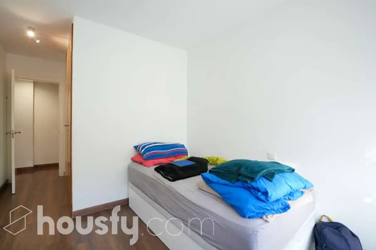 Habitación de Planta baja en venta en Las Rozas de Madrid con Aire acondicionado, Calefacción y Jardín privado