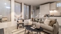 Living room of Flat to rent in  Madrid Capital  with Air Conditioner, Heating and Furnished