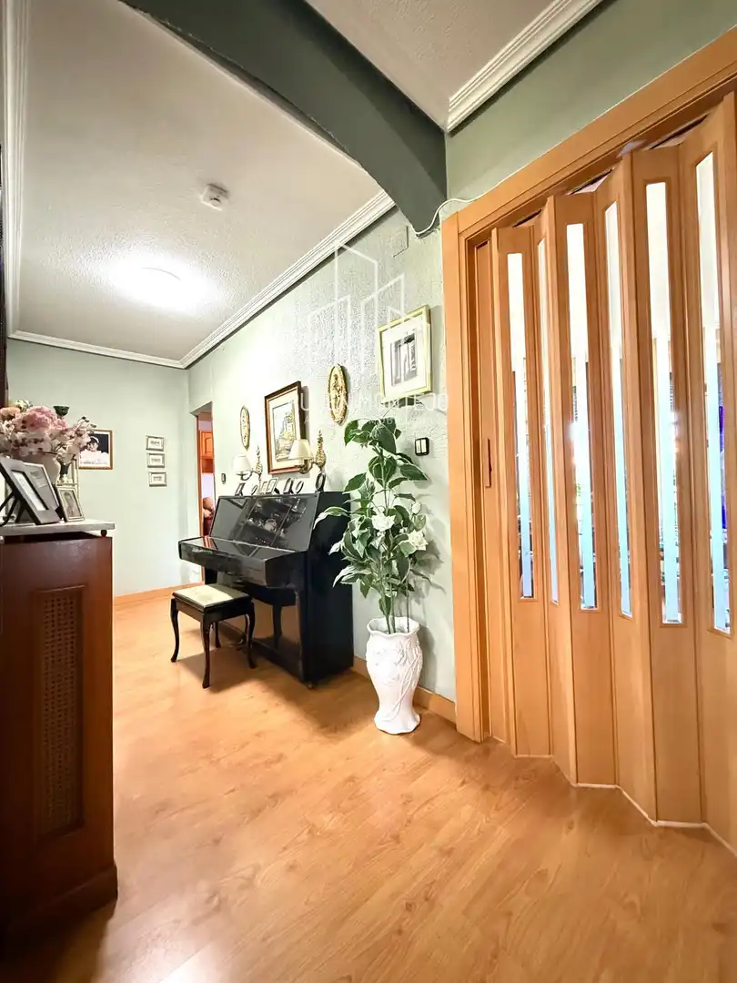 Einfamilien-Reihenhaus zur Miete in Salamanca mit Heizung, Terrasse und Abstellraum