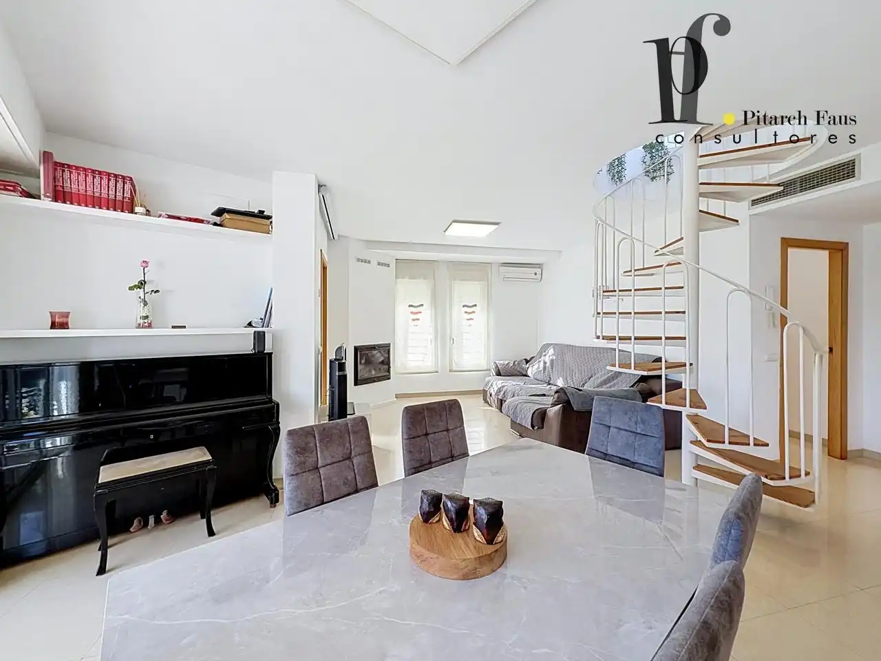 Casa amb piscina en venda a calle Benidorm