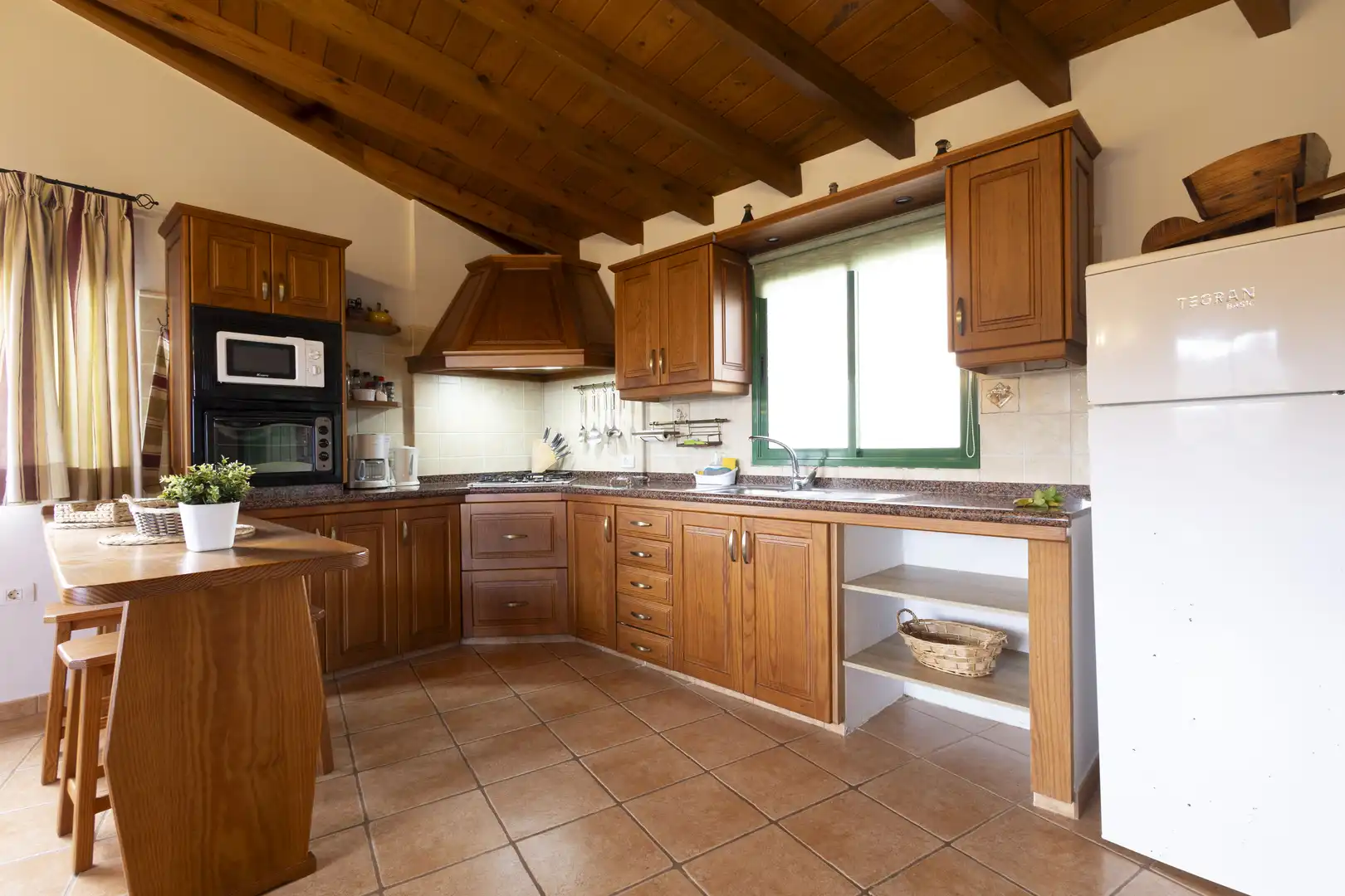 Cocina de Casa o chalet en venta en Icod de los Vinos con Jardín privado, Terraza y Trastero