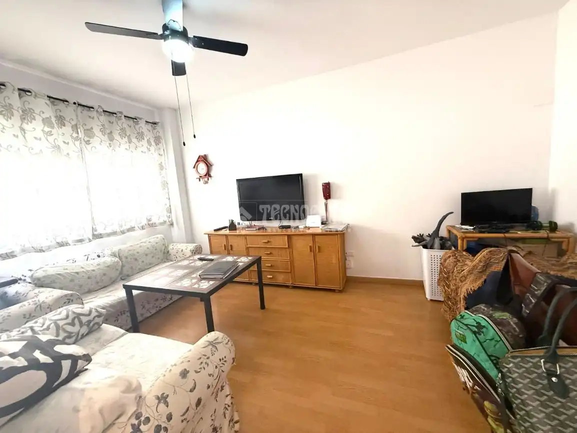 Sala de estar de Casa adosada en venta en Palomares del Río