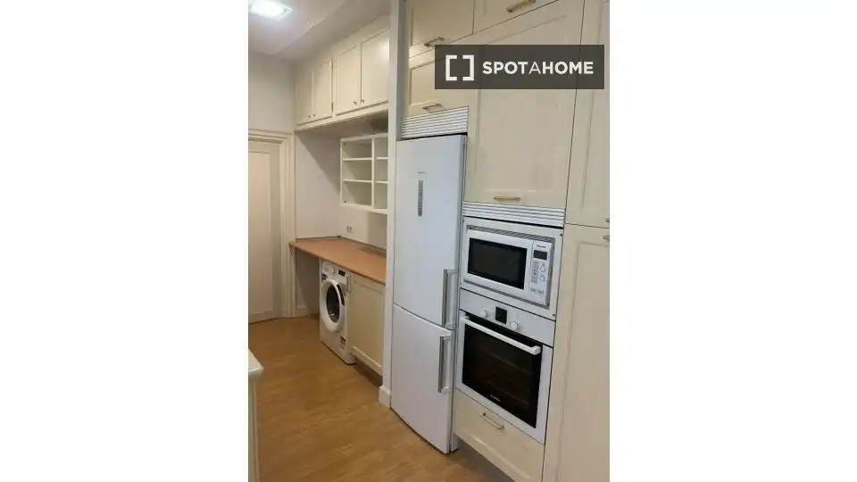 Cocina de Piso de alquiler en Madrid con Aire acondicionado, Calefacción y Amueblado