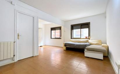 Living room of Flat for sale in L'Hospitalet de Llobregat  with Heating and Parquet flooring