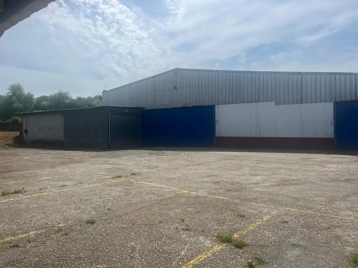Vista exterior de Nave industrial en venta en Vigo 