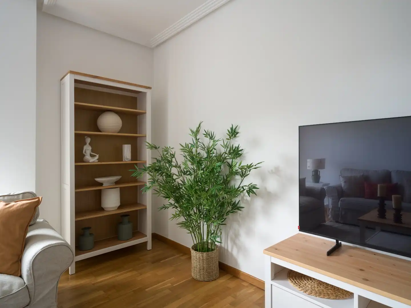 Living room of Flat for rent in Las Palmas de Gran Canaria  with Parquet flooring, Swimming Pool and Furnished