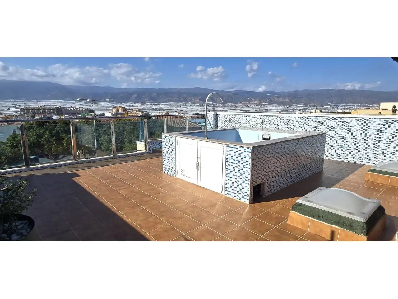 Terrace of Detached homes for sale in Roquetas de Mar  with Terrace and Furnished