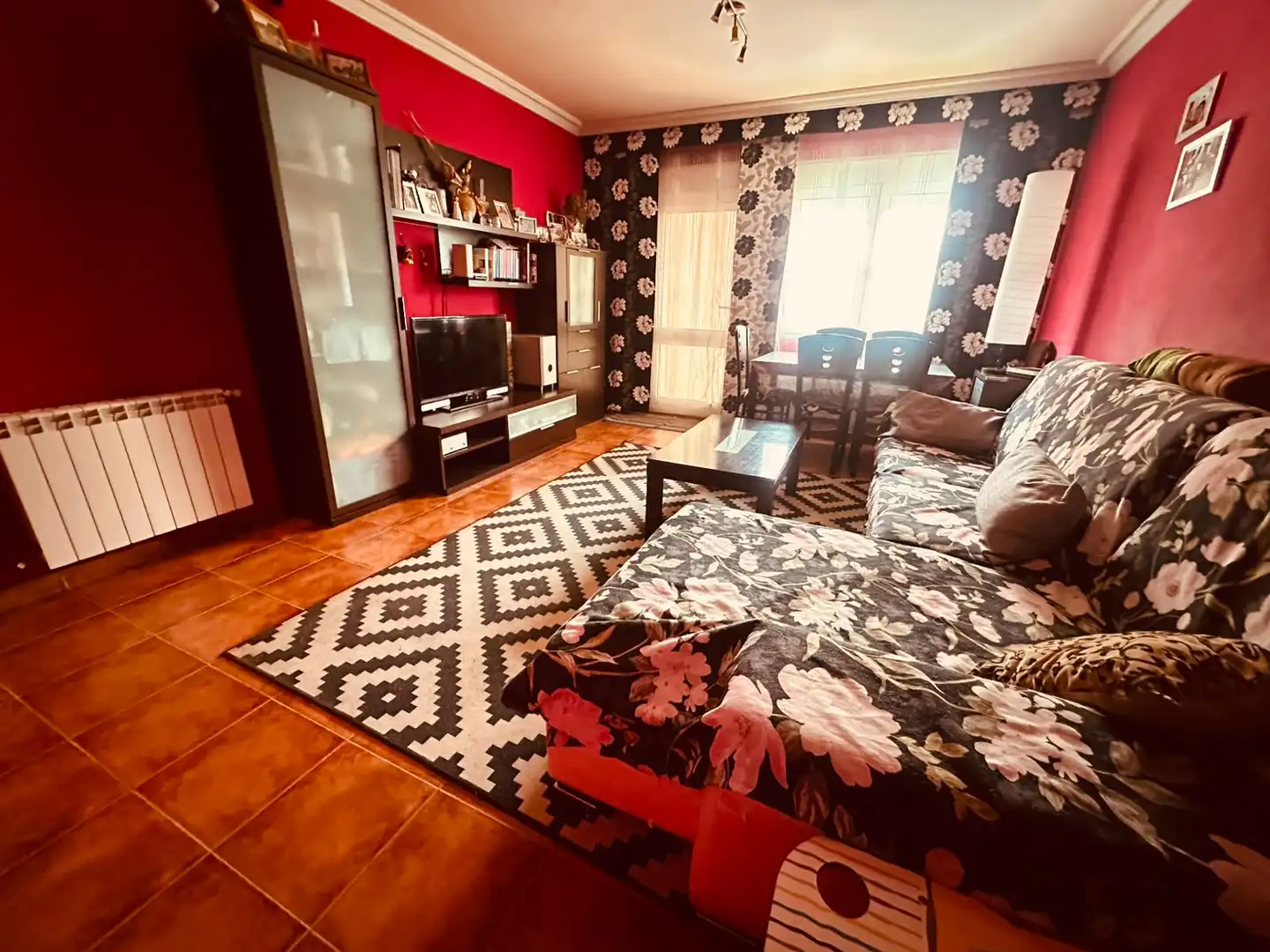 Sala d'estar de Casa adosada en venda en Cigales amb Calefacció, Forn i Rentadora