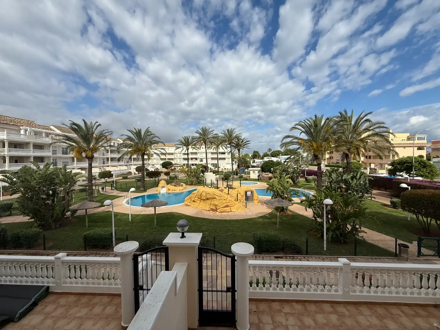 Vista exterior de Apartament en venda en Dénia amb Aire condicionat, Calefacció i Terrassa