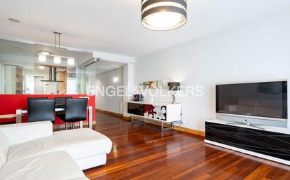 Living room of Apartment for sale in Donostia - San Sebastián   with Air Conditioner, Heating and Balcony