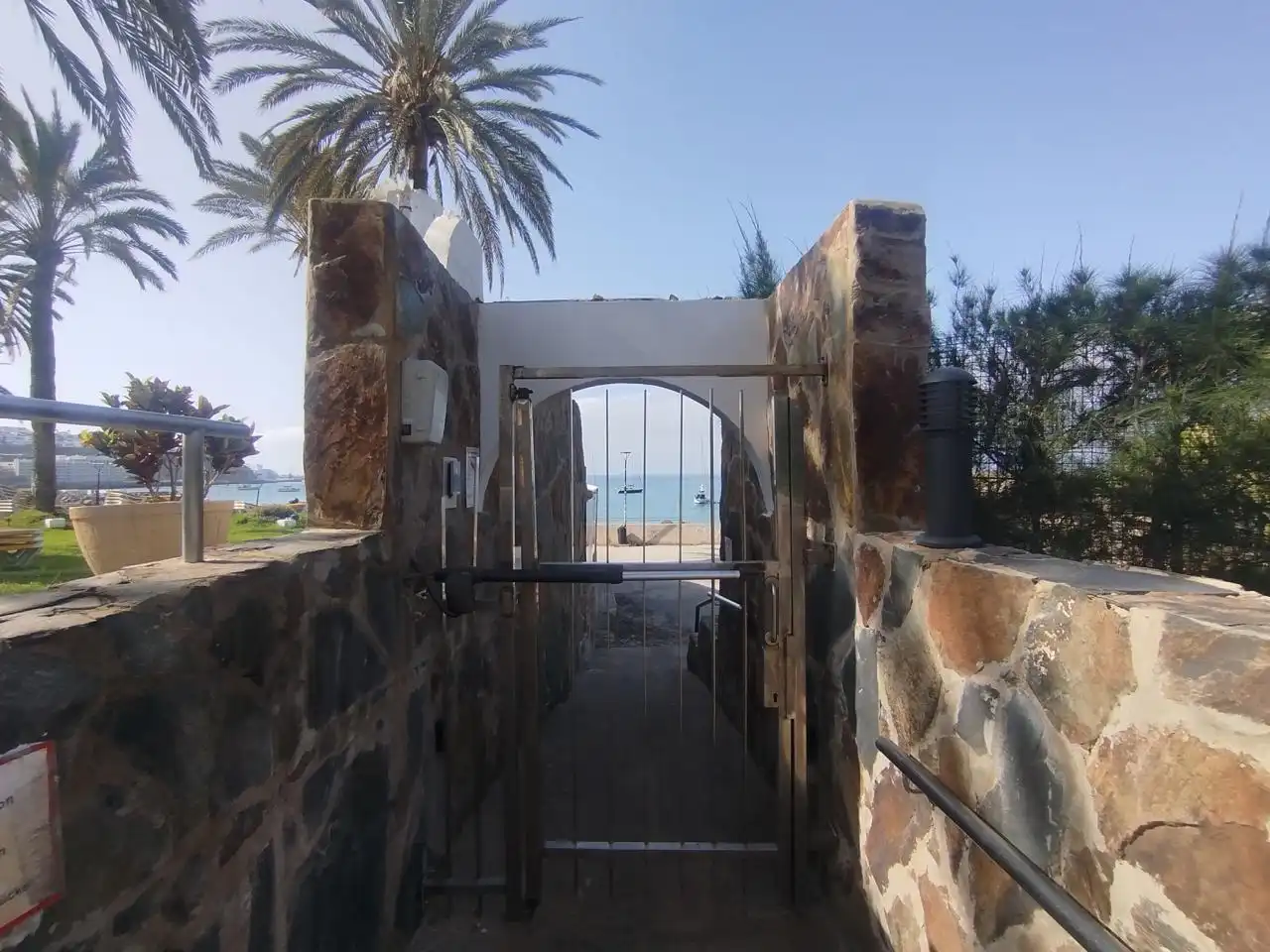 Ground floor for rent in Mogán  with Air Conditioner, Terrace and Furnished