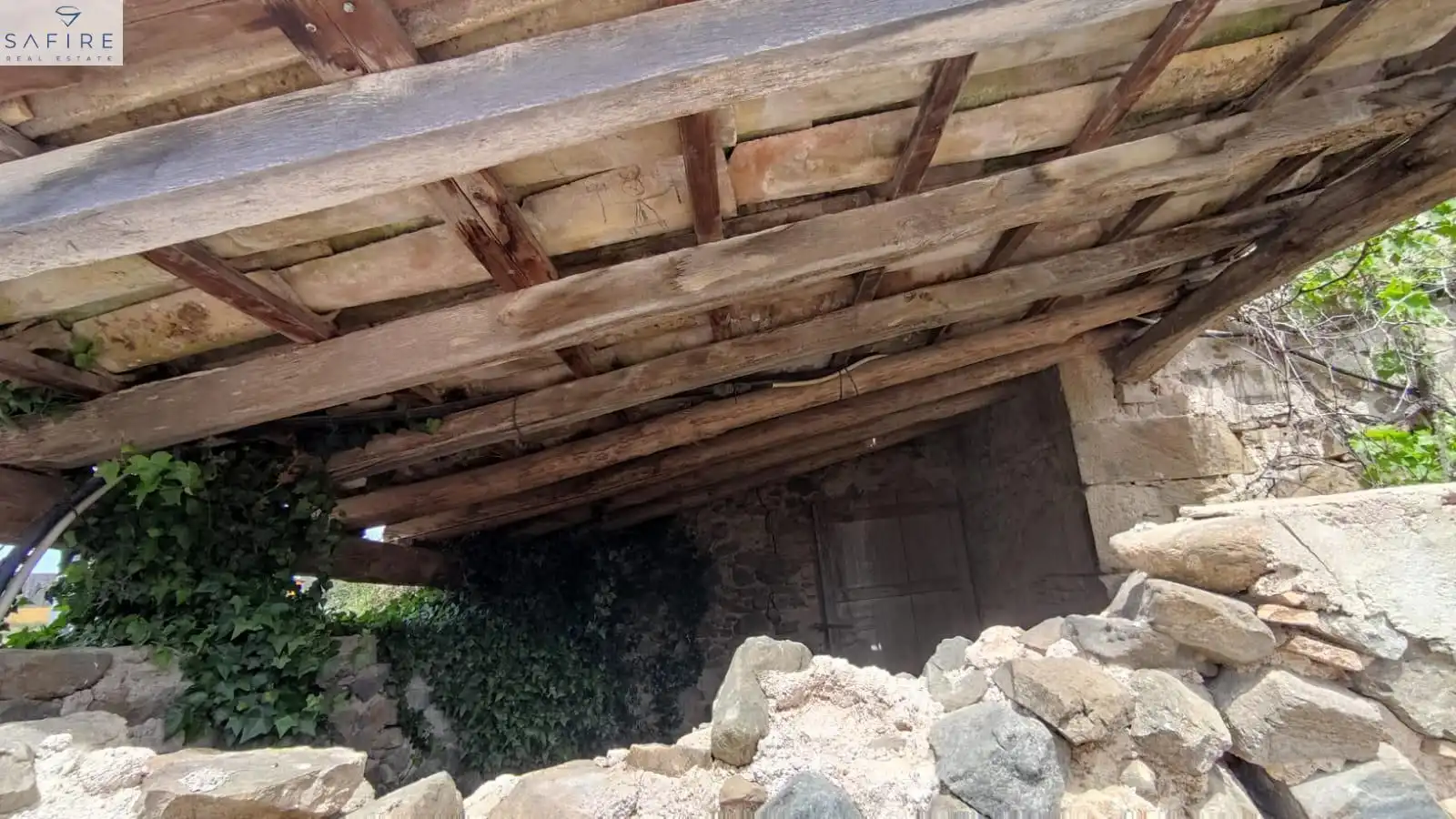 Finca rústica en venda en Aiguaviva amb Traster