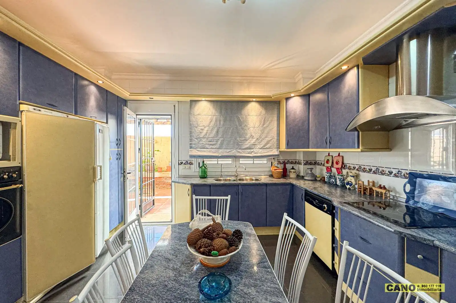 Kitchen of Houses for sale in Roquetas de Mar  with Air Conditioner, Heating and Terrace