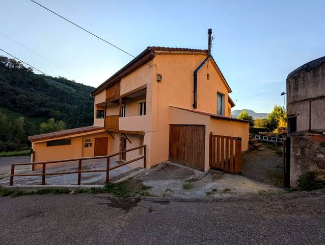 Casa-chalet en Venta en Barrio Pondrá en Ramales de la Victoria