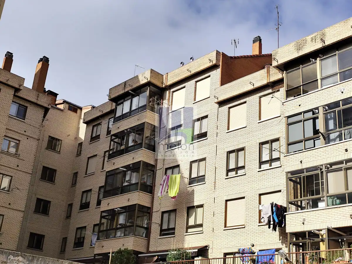 Vista exterior de Pis en venda en Burgos amb Traster
