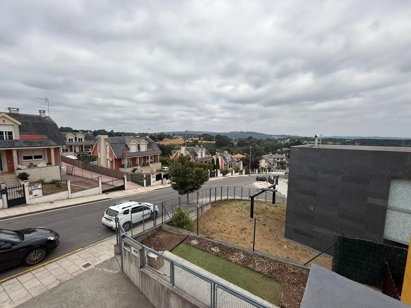 Vista exterior de Casa adosada en venta en Lugo con Calefacción y Jardín privado